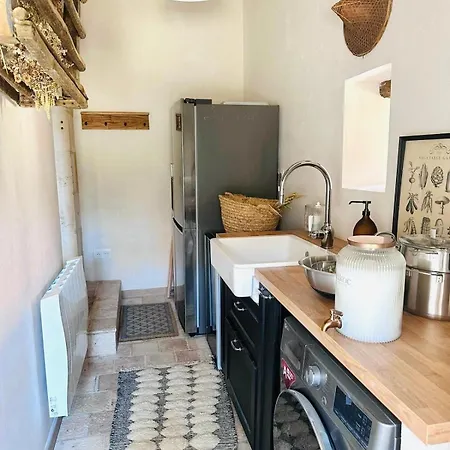 Апартаменти Amazing Villa 5-Br